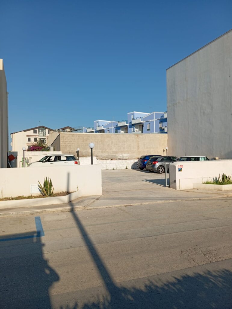 La Struttura e il parcheggio privato